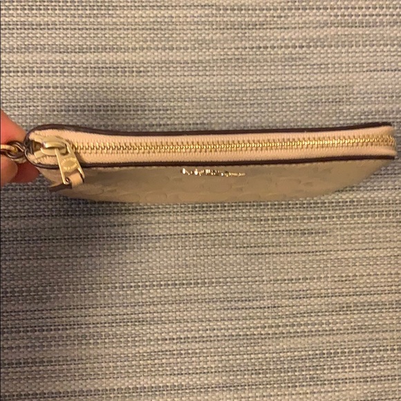 Coach wipeable wristlet - Picture 4 of 8